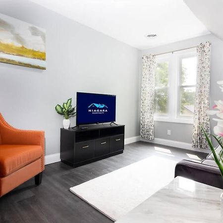 Cozy Micro Apartment, Minutes From Falls نياغارا فالس، نيويورك المظهر الخارجي الصورة