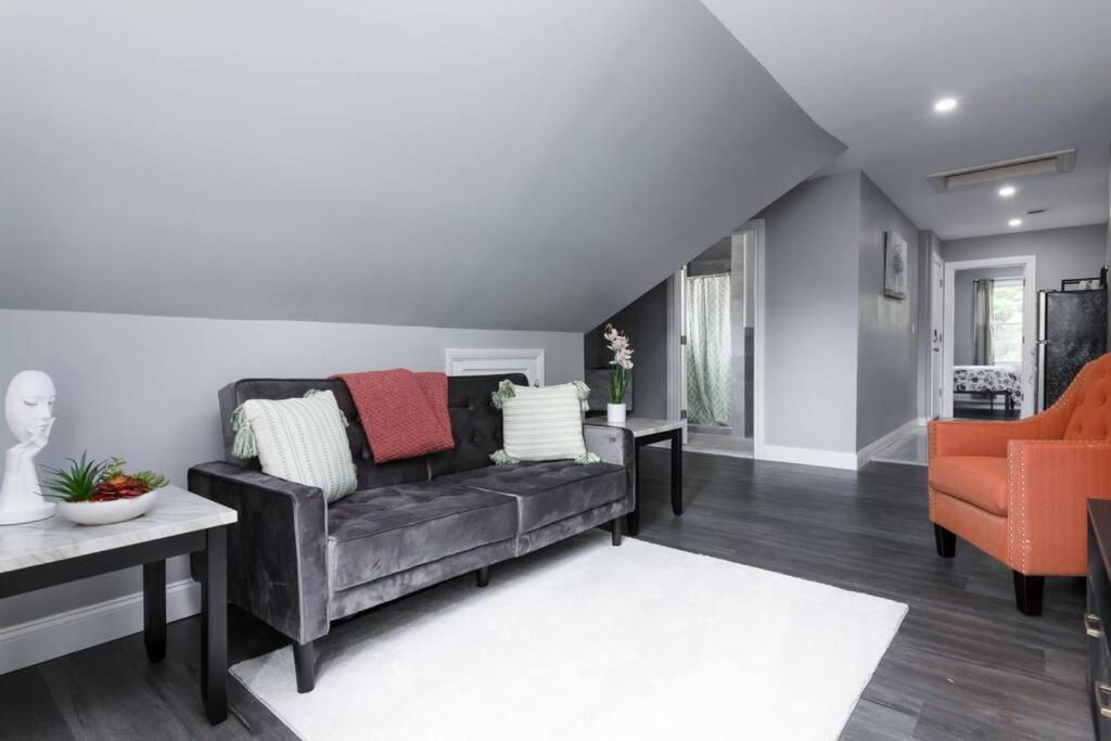 Cozy Micro Apartment, Minutes From Falls نياغارا فالس، نيويورك المظهر الخارجي الصورة
