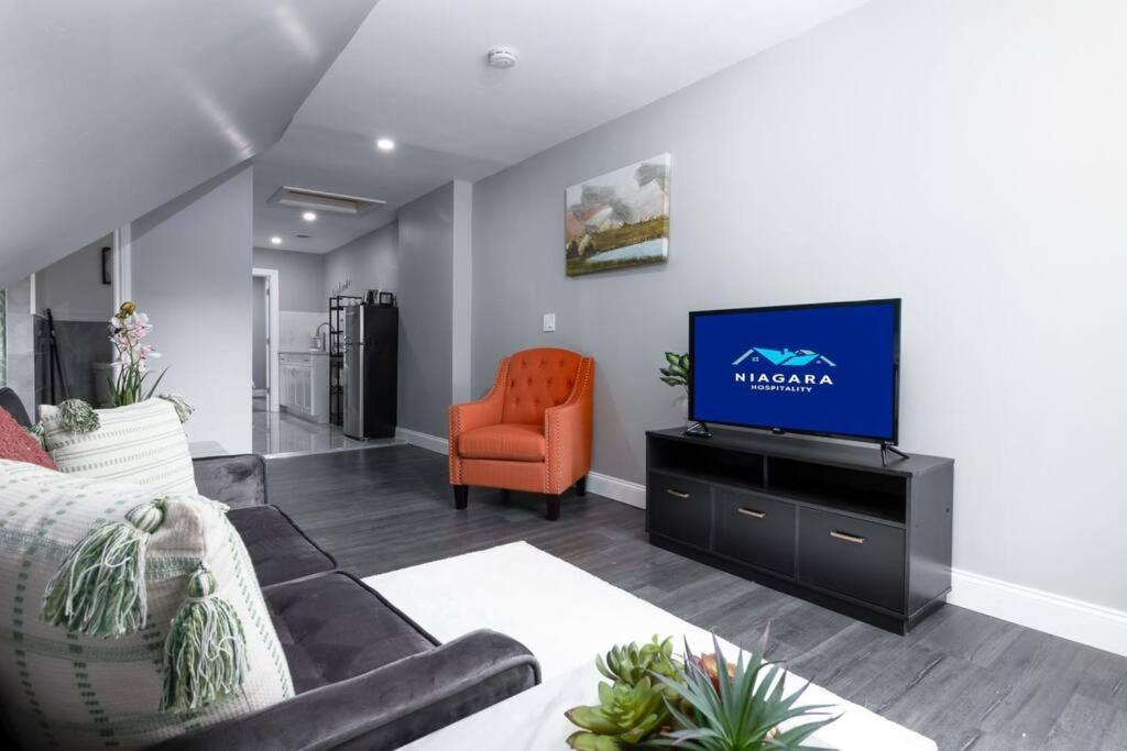 Cozy Micro Apartment, Minutes From Falls نياغارا فالس، نيويورك المظهر الخارجي الصورة