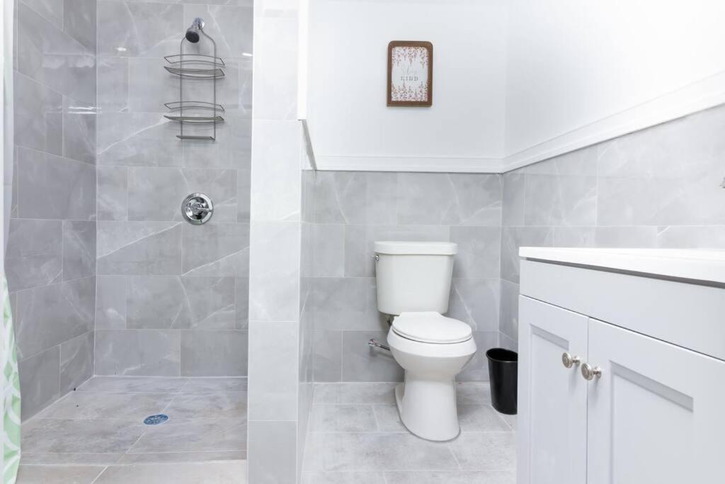Cozy Micro Apartment, Minutes From Falls نياغارا فالس، نيويورك المظهر الخارجي الصورة